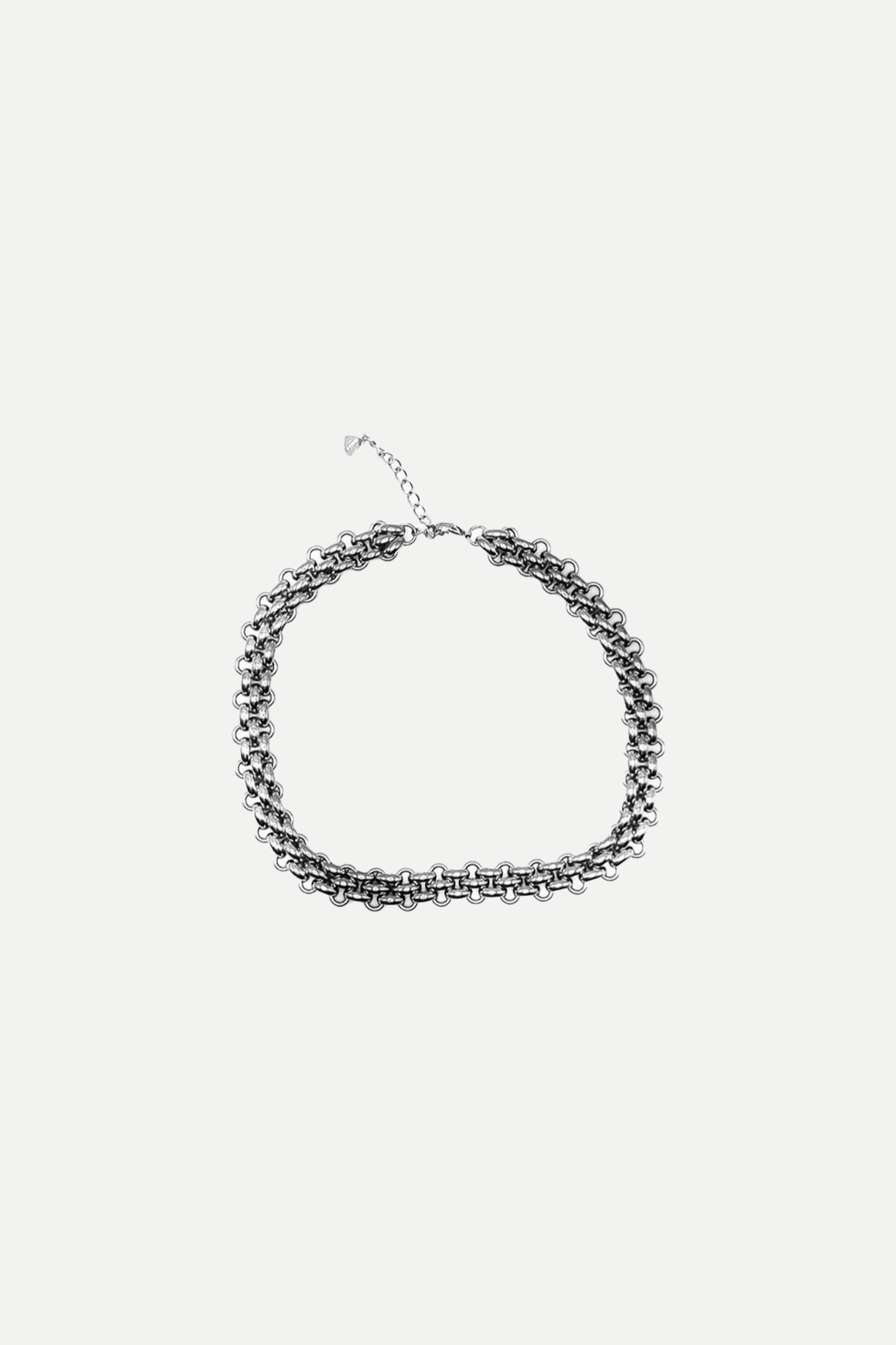 ‘Romantic’ Choker